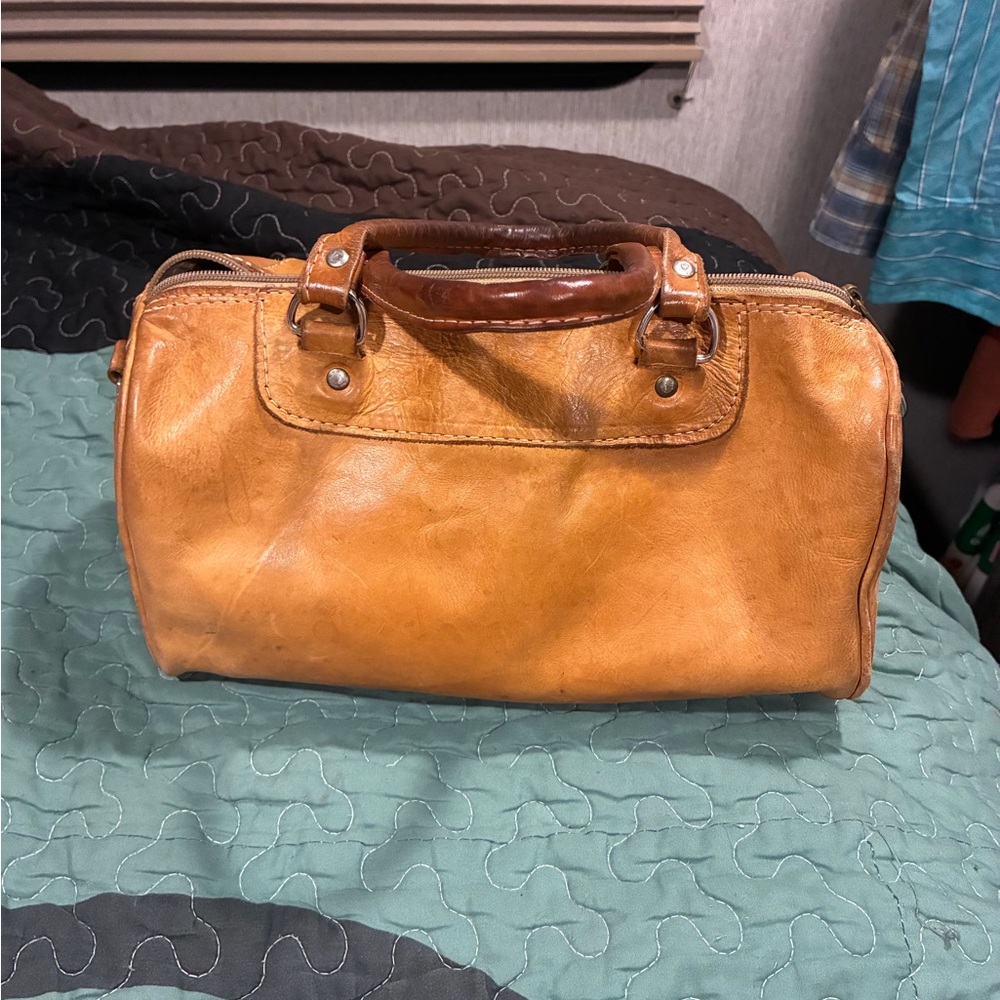 Classic Tan Leather Purse